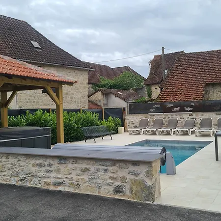 Chez Alex, Calme Piscine Jacuzzi Сasa de vacaciones